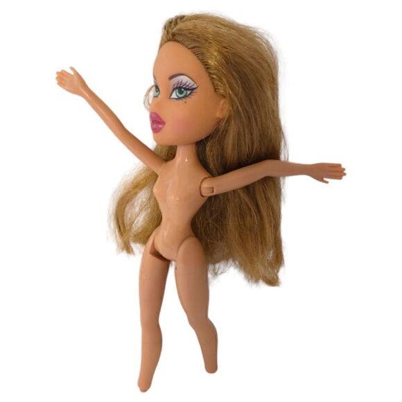 Bratz Slumber Party Yasmin No Clothes Or Feet Vintage 2003 Green Eyes Pink Lips. - Picture 6 of 16